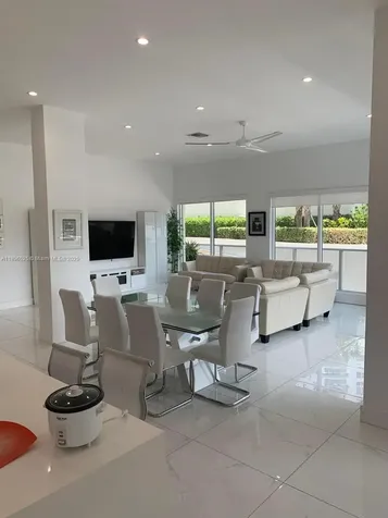 2751 S Ocean Drive Hollywood FL 33019