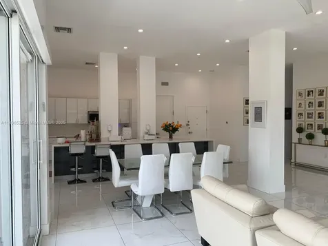 2751 S Ocean Drive Hollywood FL 33019