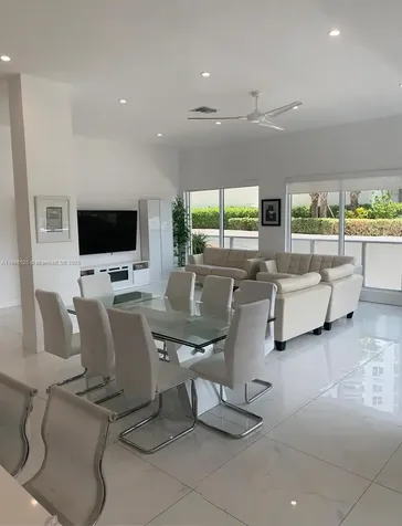 2751 S Ocean Drive Hollywood FL 33019
