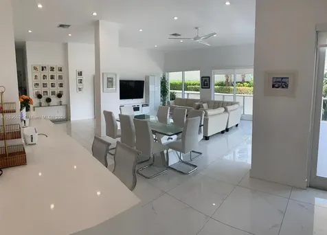 2751 S Ocean Drive Hollywood FL 33019