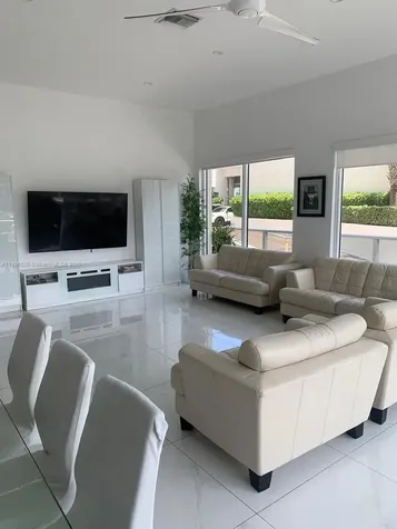 2751 S Ocean Drive Hollywood FL 33019