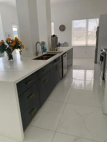 2751 S Ocean Drive Hollywood FL 33019