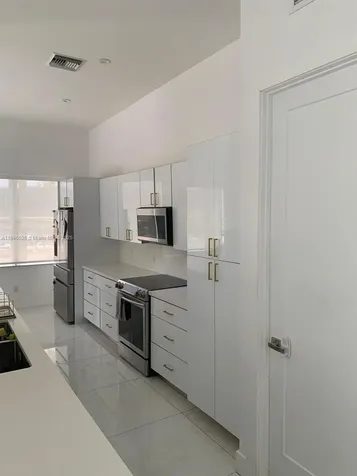 2751 S Ocean Drive Hollywood FL 33019