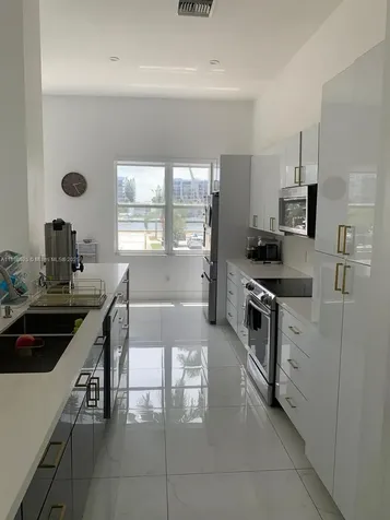 2751 S Ocean Drive Hollywood FL 33019