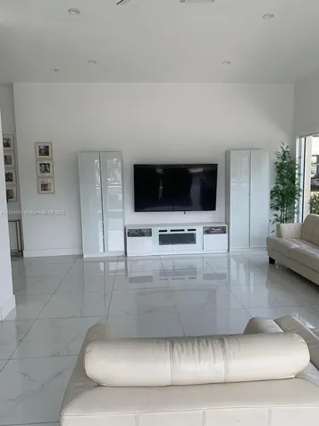 2751 S Ocean Drive Hollywood FL 33019