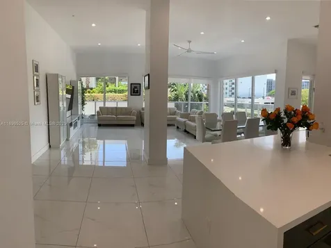 2751 S Ocean Drive Hollywood FL 33019