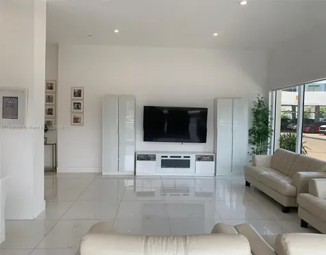 2751 S Ocean Drive Hollywood FL 33019