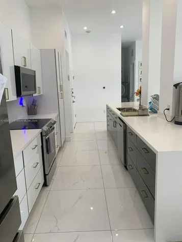 2751 S Ocean Drive Hollywood FL 33019