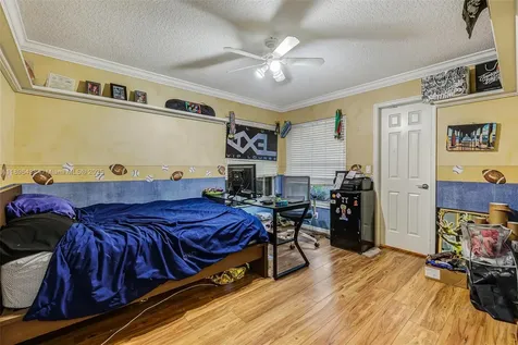 10101 SW 5th Street Plantation FL 33324
