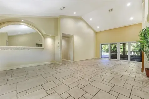 10101 SW 5th Street Plantation FL 33324