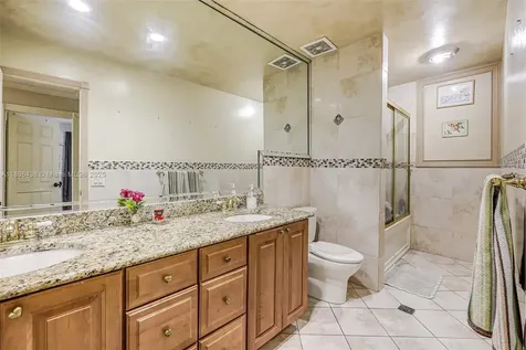 10101 SW 5th Street Plantation FL 33324