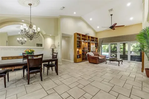 10101 SW 5th Street Plantation FL 33324