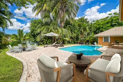 10101 SW 5th Street Plantation FL 33324