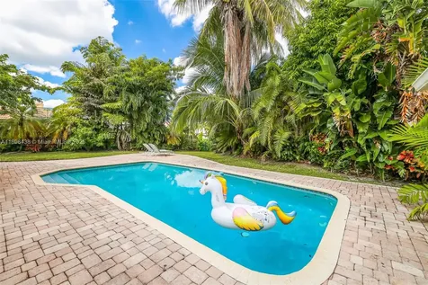 10101 SW 5th Street Plantation FL 33324