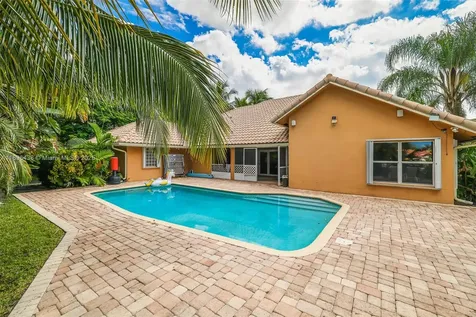 10101 SW 5th Street Plantation FL 33324