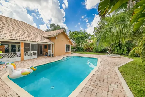 10101 SW 5th Street Plantation FL 33324