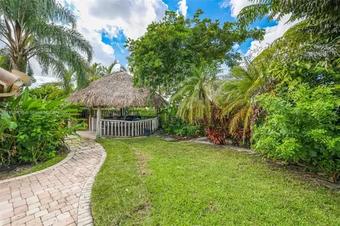 10101 SW 5th Street Plantation FL 33324