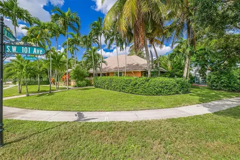 10101 SW 5th Street Plantation FL 33324