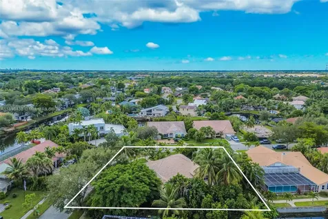 10101 SW 5th Street Plantation FL 33324