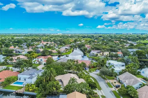 10101 SW 5th Street Plantation FL 33324