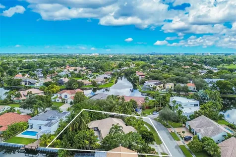 10101 SW 5th Street Plantation FL 33324