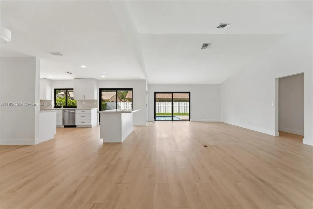 10791 NW 9th Manor Coral Springs FL 33071