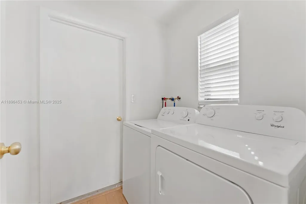 10791 NW 9th Manor Coral Springs FL 33071