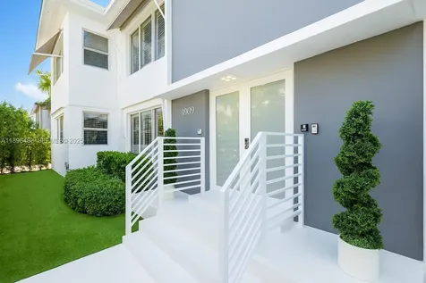 3909 Garden Avenue Miami Beach FL 33140