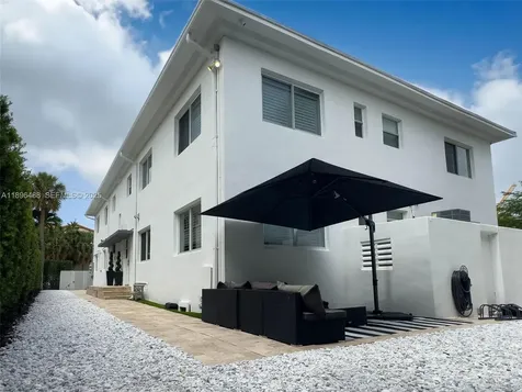 3909 Garden Avenue Miami Beach FL 33140