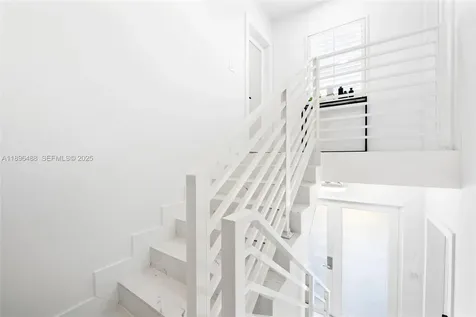 3909 Garden Avenue Miami Beach FL 33140