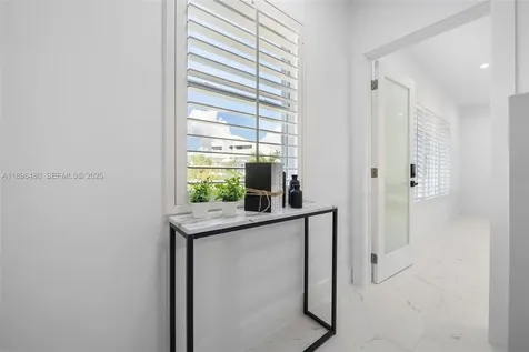 3909 Garden Avenue Miami Beach FL 33140
