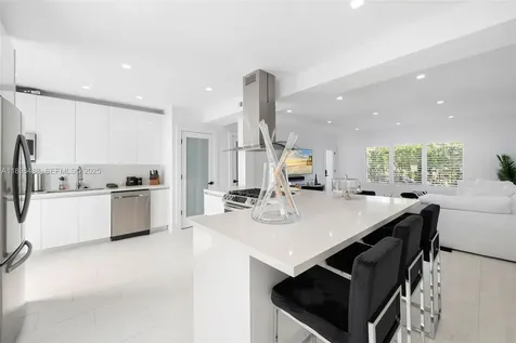 3909 Garden Avenue Miami Beach FL 33140