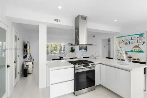 3909 Garden Avenue Miami Beach FL 33140
