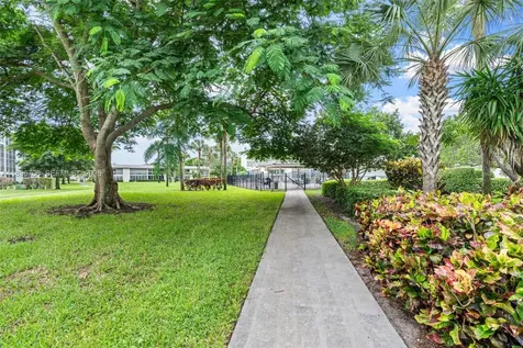 2802 Victoria Way Coconut Creek FL 33066