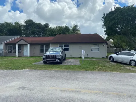 3954 NW 182nd Lane Miami Gardens FL 33055