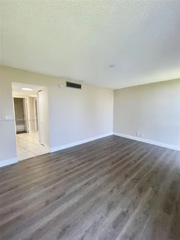 20400 W Country Club Drive Aventura FL 33180
