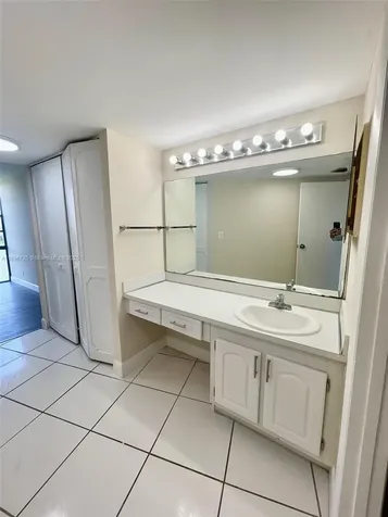 20400 W Country Club Drive Aventura FL 33180