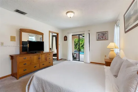 7040 SW 95th Court Miami FL 33173