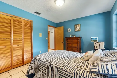 7040 SW 95th Court Miami FL 33173
