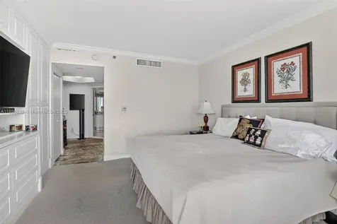 7000 Island Boulevard Aventura FL 33160