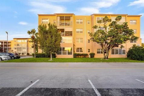 2861 Somerset Drive Lauderdale Lakes FL 33311