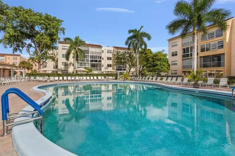 2861 Somerset Drive Lauderdale Lakes FL 33311