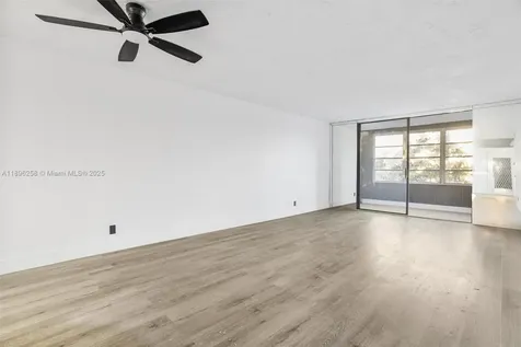 2861 Somerset Drive Lauderdale Lakes FL 33311