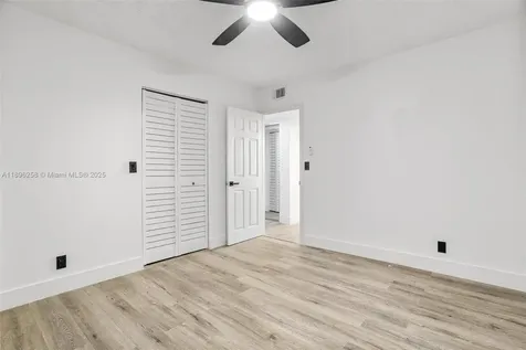 2861 Somerset Drive Lauderdale Lakes FL 33311