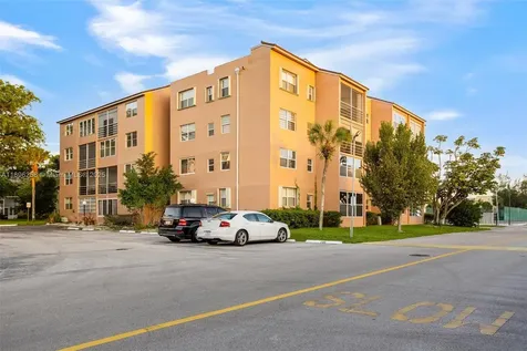 2861 Somerset Drive Lauderdale Lakes FL 33311