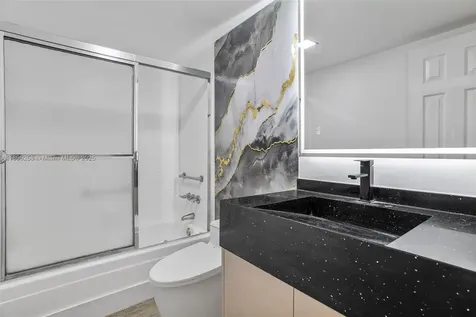 2861 Somerset Drive Lauderdale Lakes FL 33311