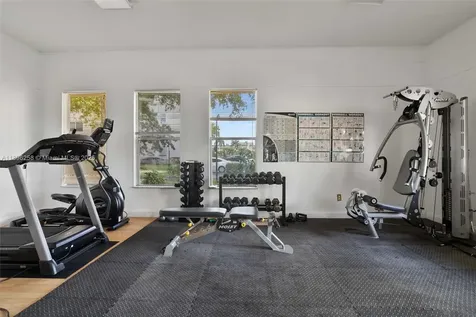 2861 Somerset Drive Lauderdale Lakes FL 33311