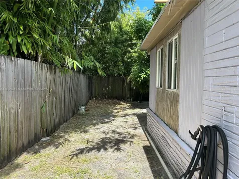 6121 Madison Street Hollywood FL 33023