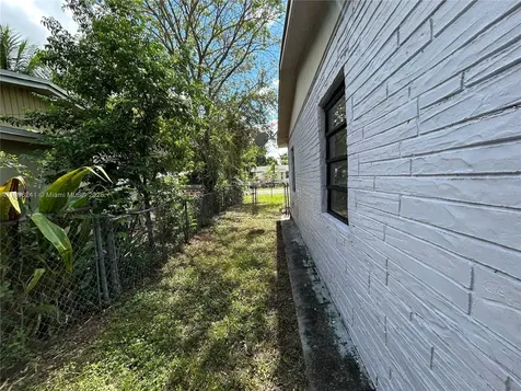 6121 Madison Street Hollywood FL 33023