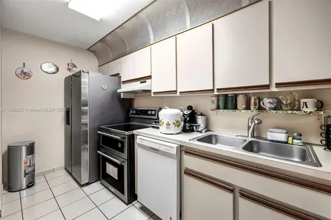4191 W 10th Avenue Hialeah FL 33012